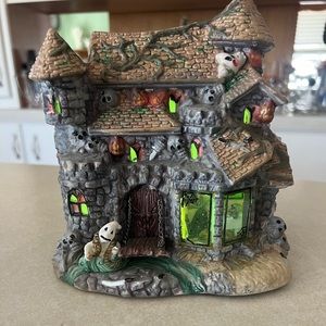 Halloween ceramic mansion